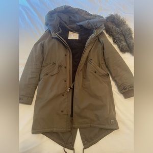 TNA Britannia Parka Aritzia - XS